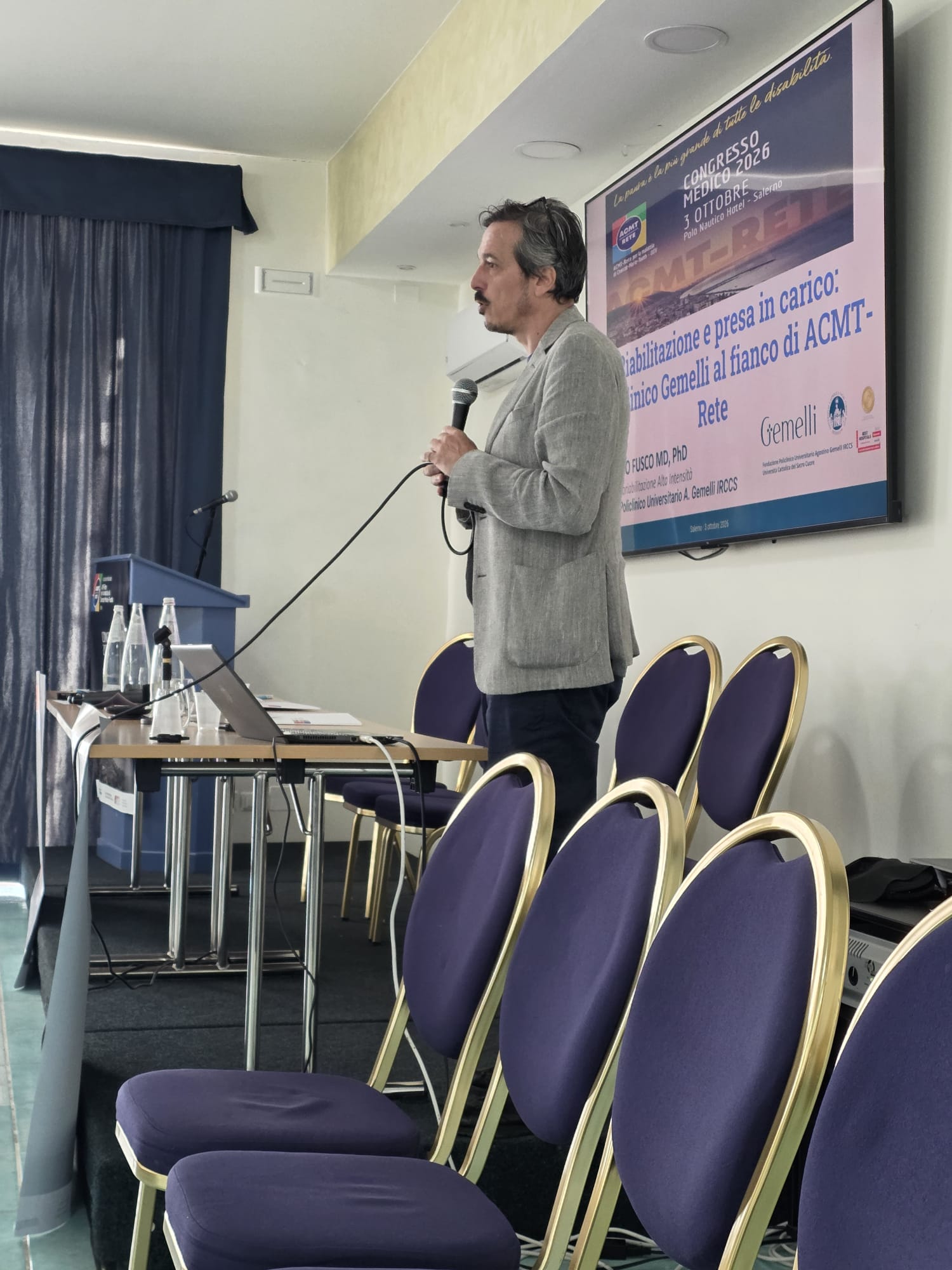Il Dott. Augusto Fusco del Policlinico Gemelli parla di riabilitazione e CMT al Congresso ACMT-Rete 2026