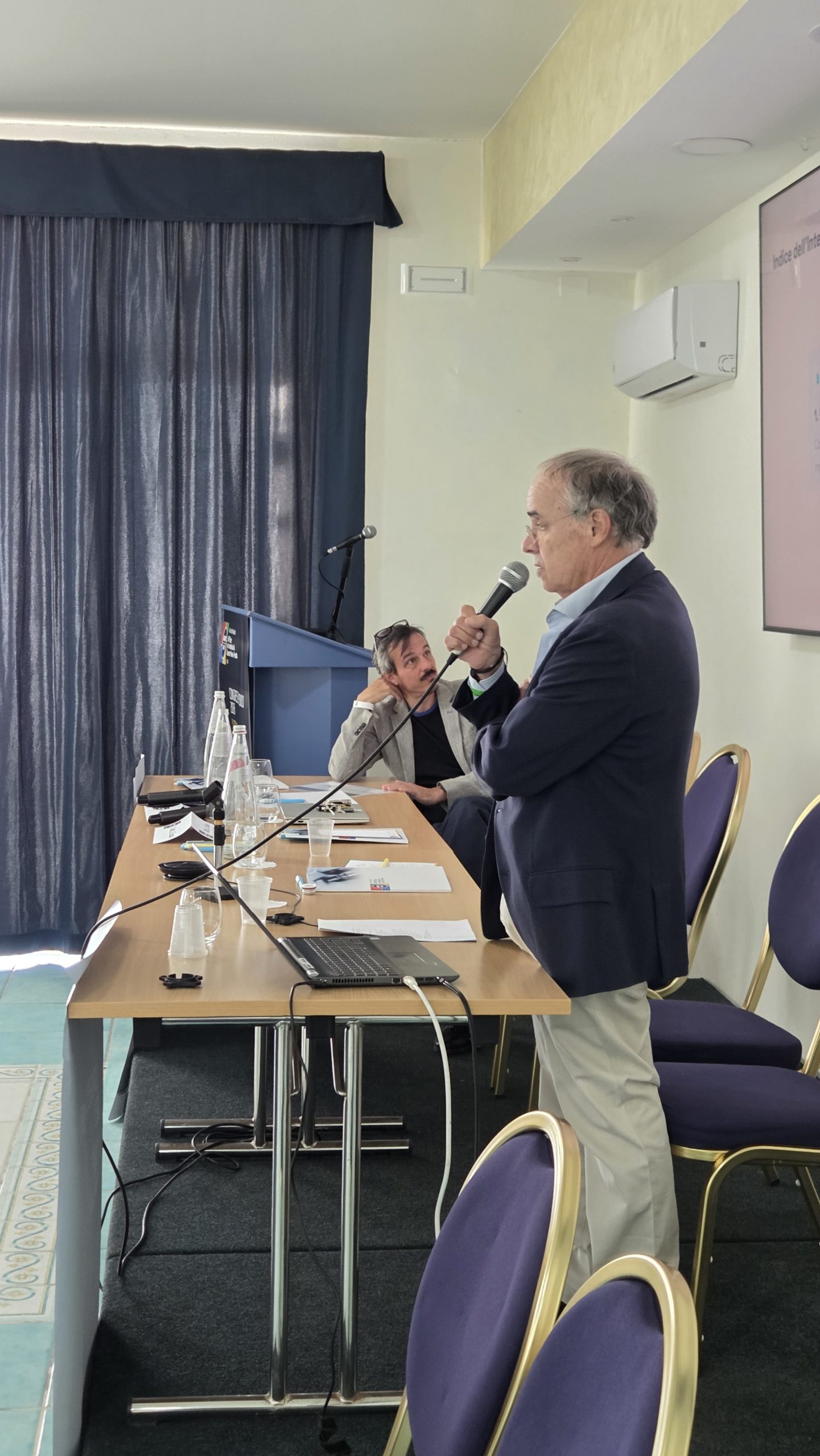 Il coordinatore volontari Lazio Raimondo Anello presenta il PDTA al Congresso Medico ACMT-Rete 2026