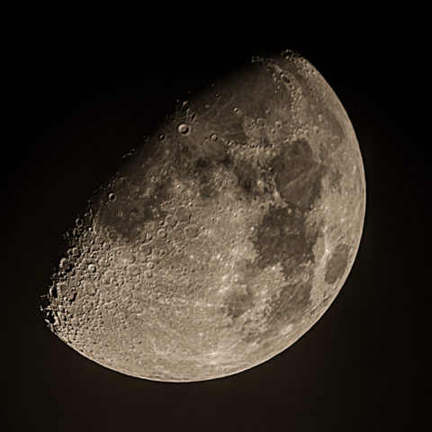 Luna dal balcone di casa